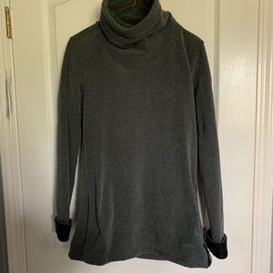 Nike Training Women’s Therma warm turtleneck